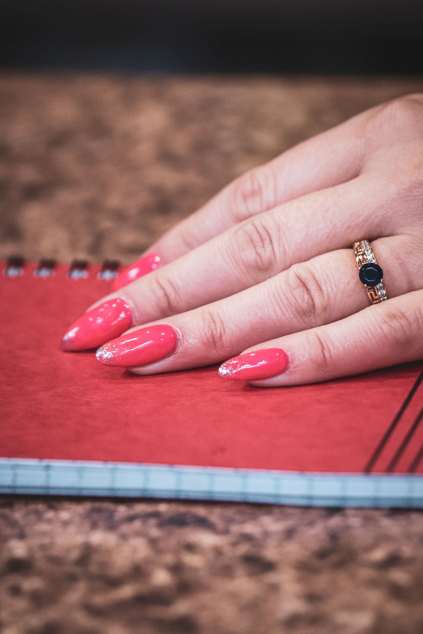 Unhas vermelhas finalizadas